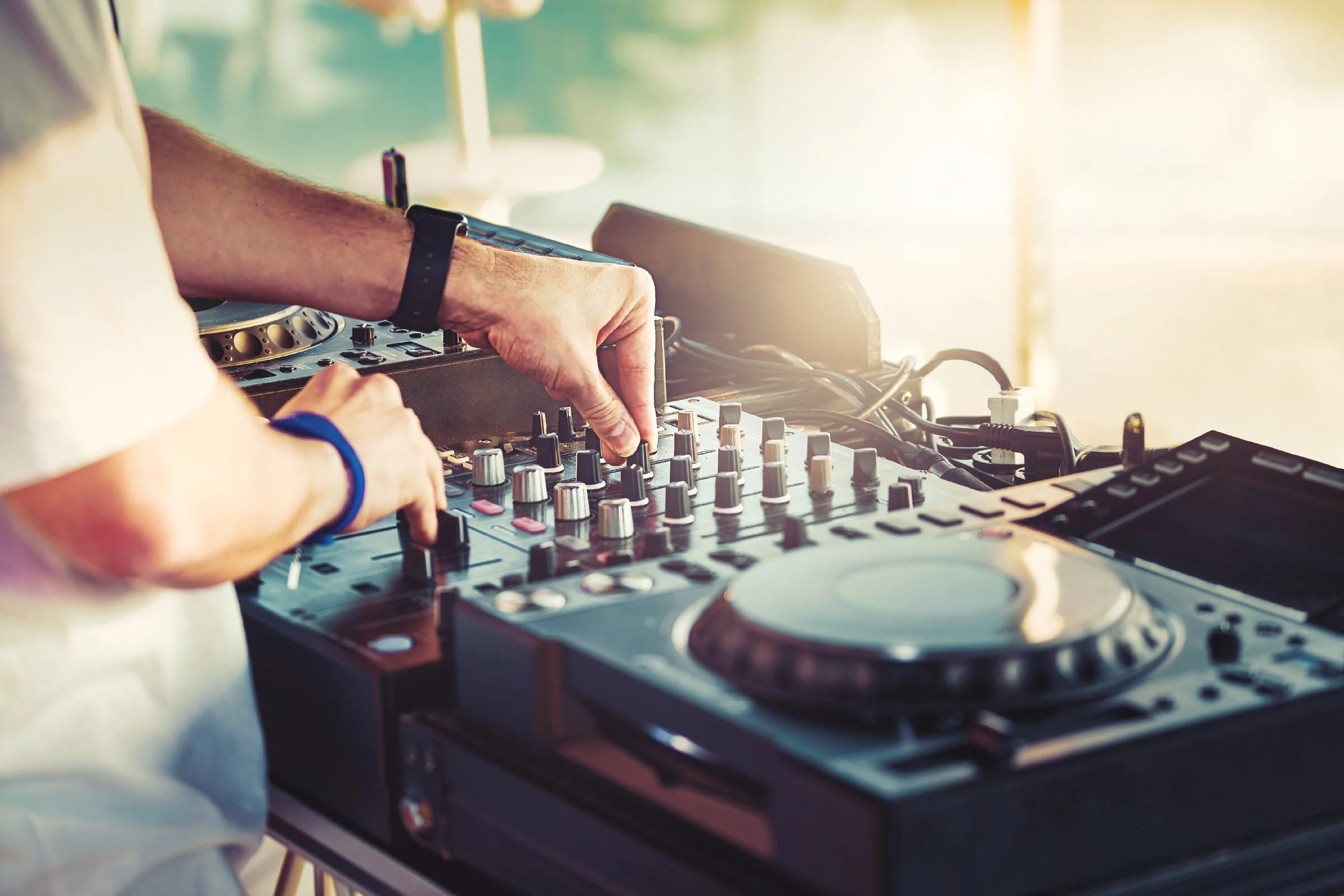 DJ Equipment Rentals hero